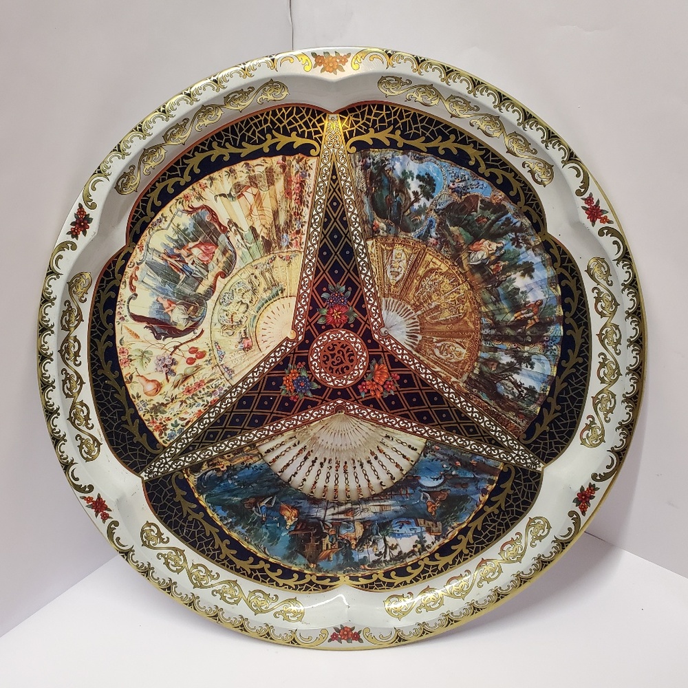 Daher decorated ware Large metal tray with scenes